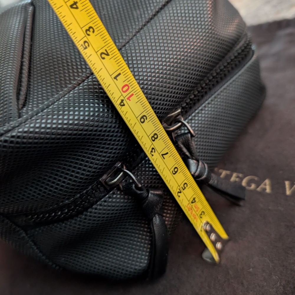 Bottega Veneta Black Shoulder Bag - Picture 12 of 14